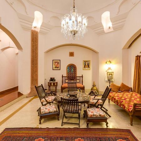 Hostie Chinar Haveli - Heritage Home With Pool, Гургаон Екстериор снимка