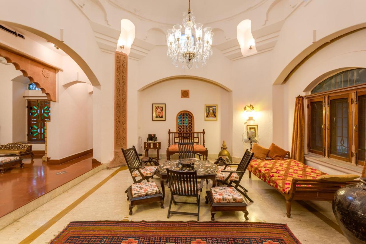 Hostie Chinar Haveli - Heritage Home With Pool, Гургаон Екстериор снимка